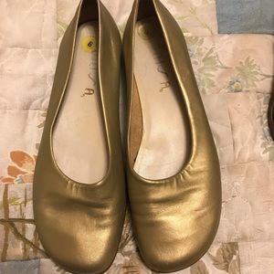Unisa gold flats